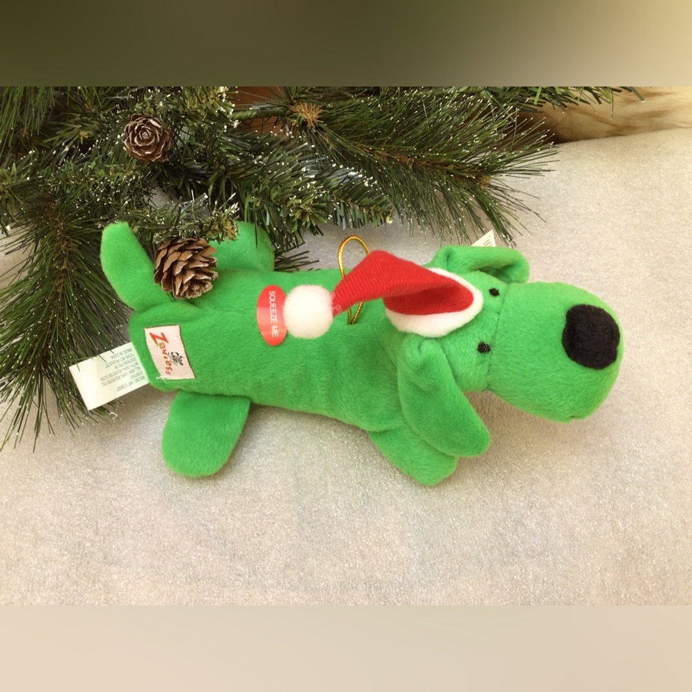 Zanies authentic Christmas Lil’ Yelper. NWT